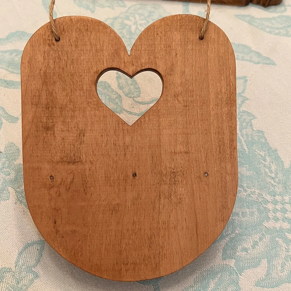 Hand Made Wood Heart Shelf w Pegs - Jewelry - Picture 6 of 6